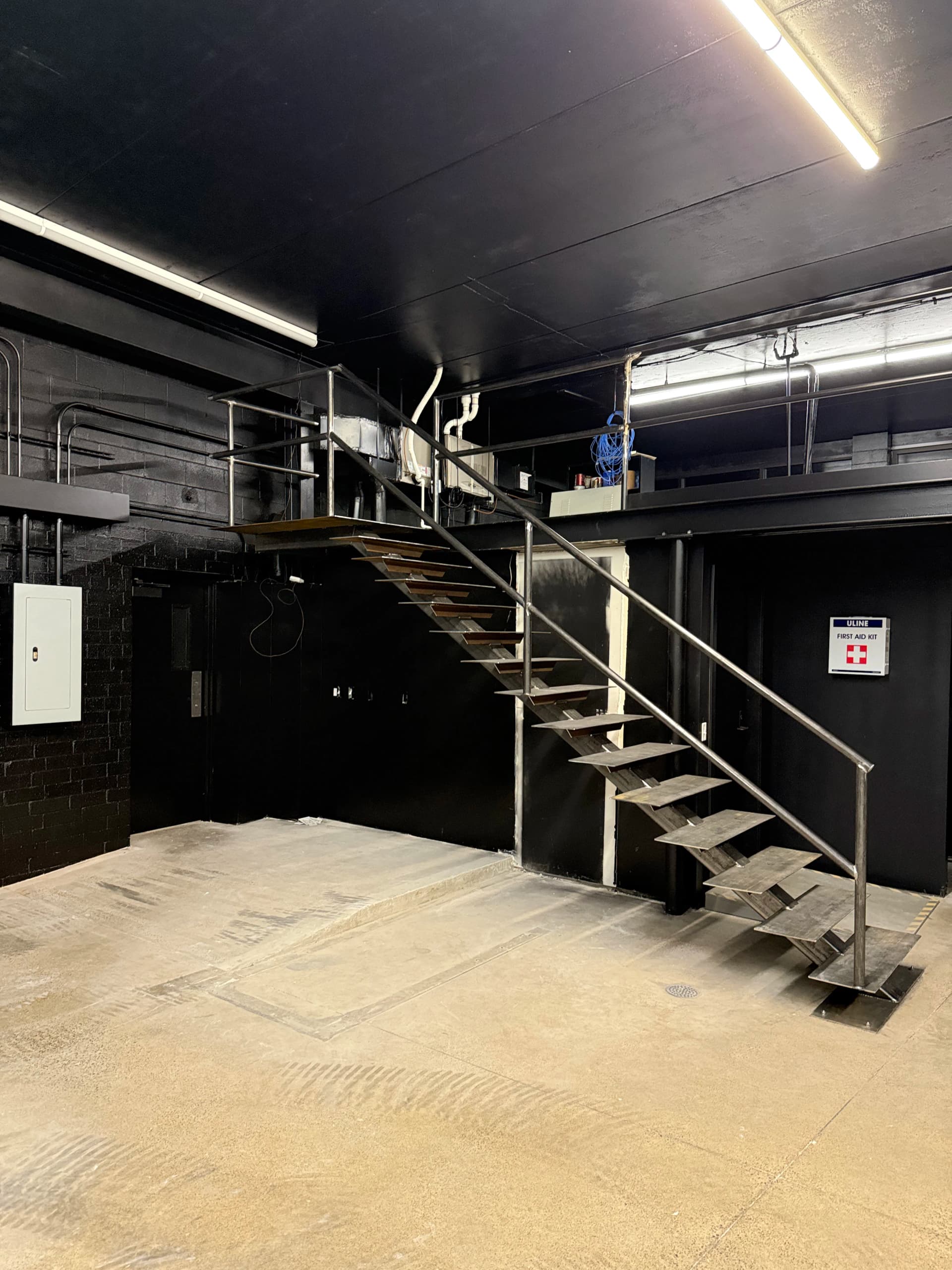 Gallery photos for Custom Mono Stringer Staircase Built for BCBA HQ in Eden Prairie: Image #2